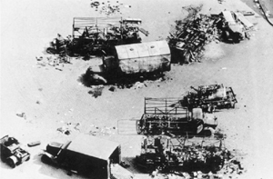 Vehículos Aliados destruidos y abandonados en las playas de Calais.