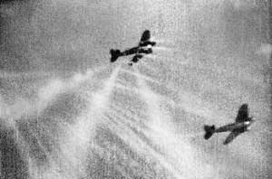 Trazadoras de un Spitfire contra un He III durante el bombardeo de Bristol. La cámara estaba montada en la ametralladora
