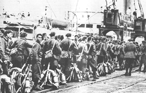 Cazadores alpinos embarcando hacia Noruega el 20 de abril de 1940