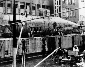 El U-1406 del tipo XVIIB parcialmente desmantelado tras la guerra - foto de dominio público