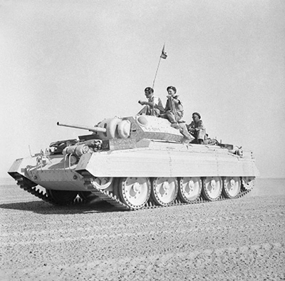 Carro crusader en el desierto. Imagen de dominio público cortesía del Imperial War Museum, E176161.