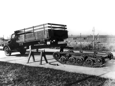 Montaje de un Sdkfz 3. Imagen de Dominio Pblico, origen desconocido.