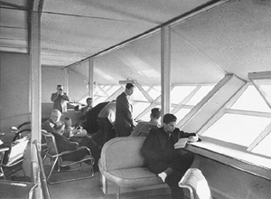 La sala Promenade del Hindenburg. El lector recordará una parecida de la película de Indiana Jones.