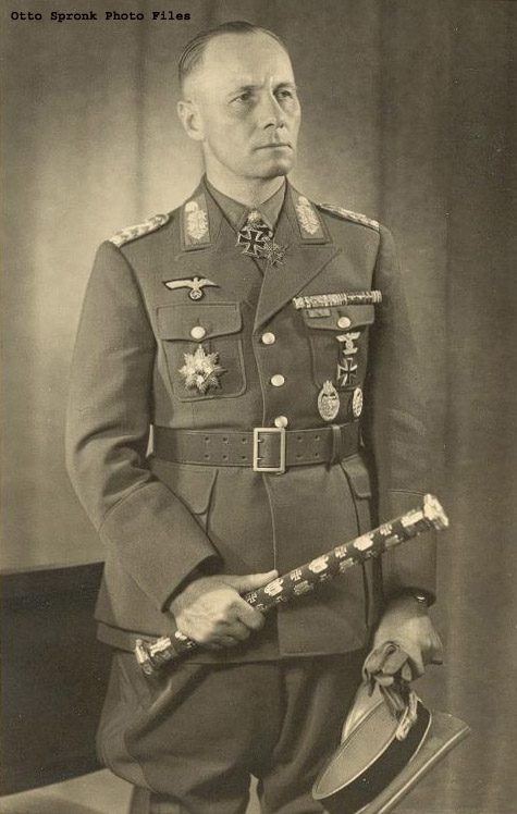 Rommel tras su nombramiento como Generalfeldmarshal